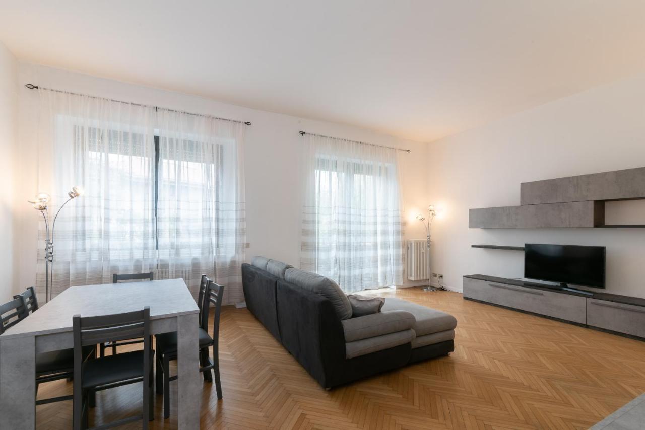 Vittoria 1 Lägenhet Milano Exteriör bild
