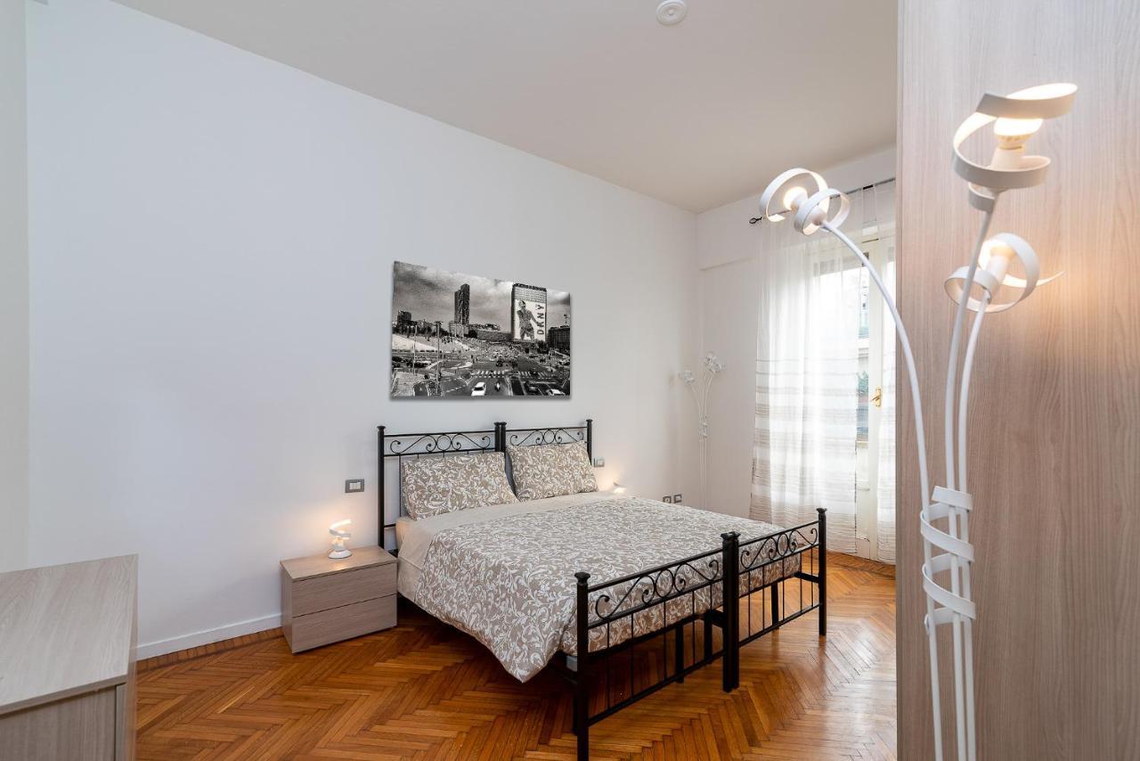 Vittoria 1 Lägenhet Milano Exteriör bild