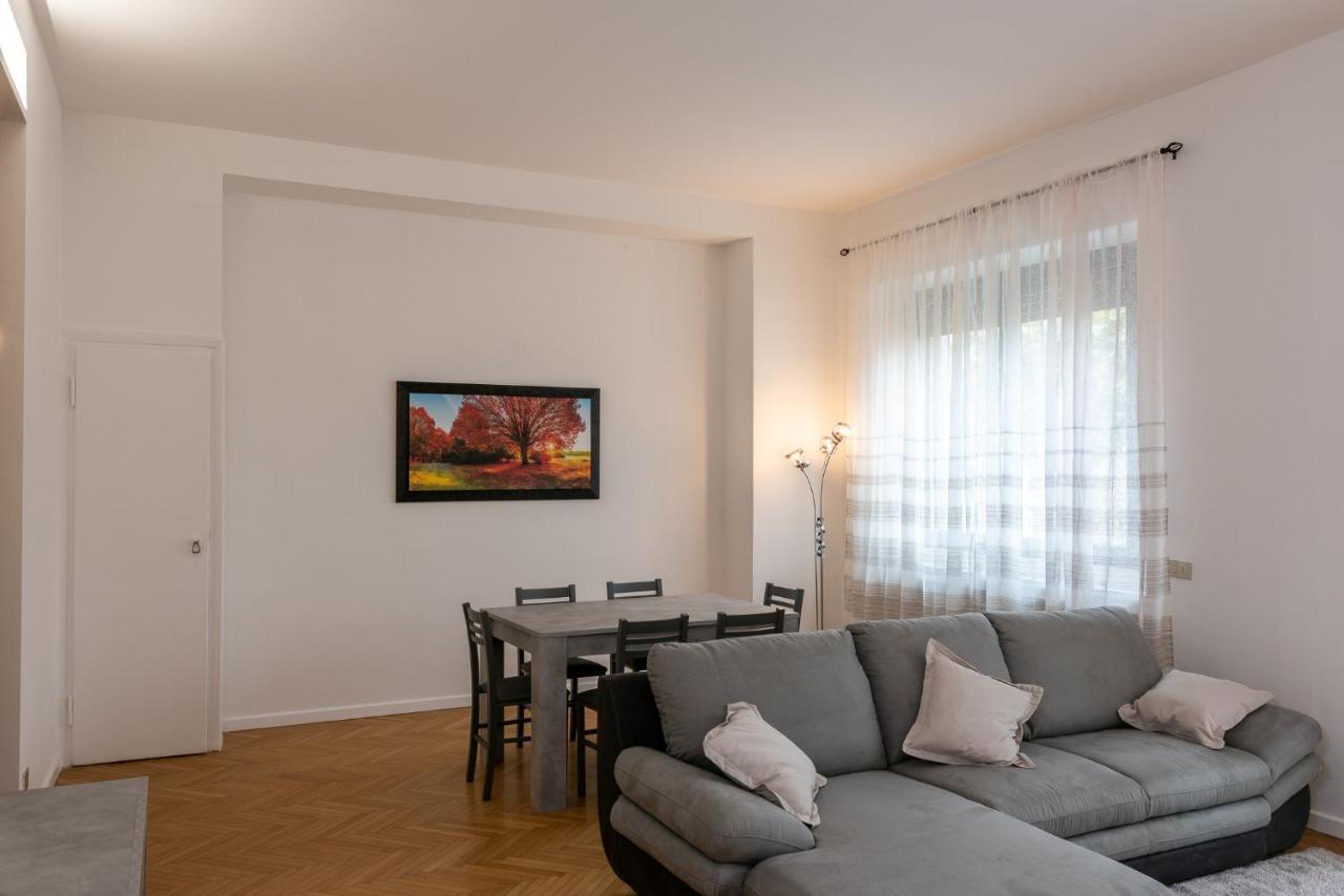 Vittoria 1 Lägenhet Milano Exteriör bild